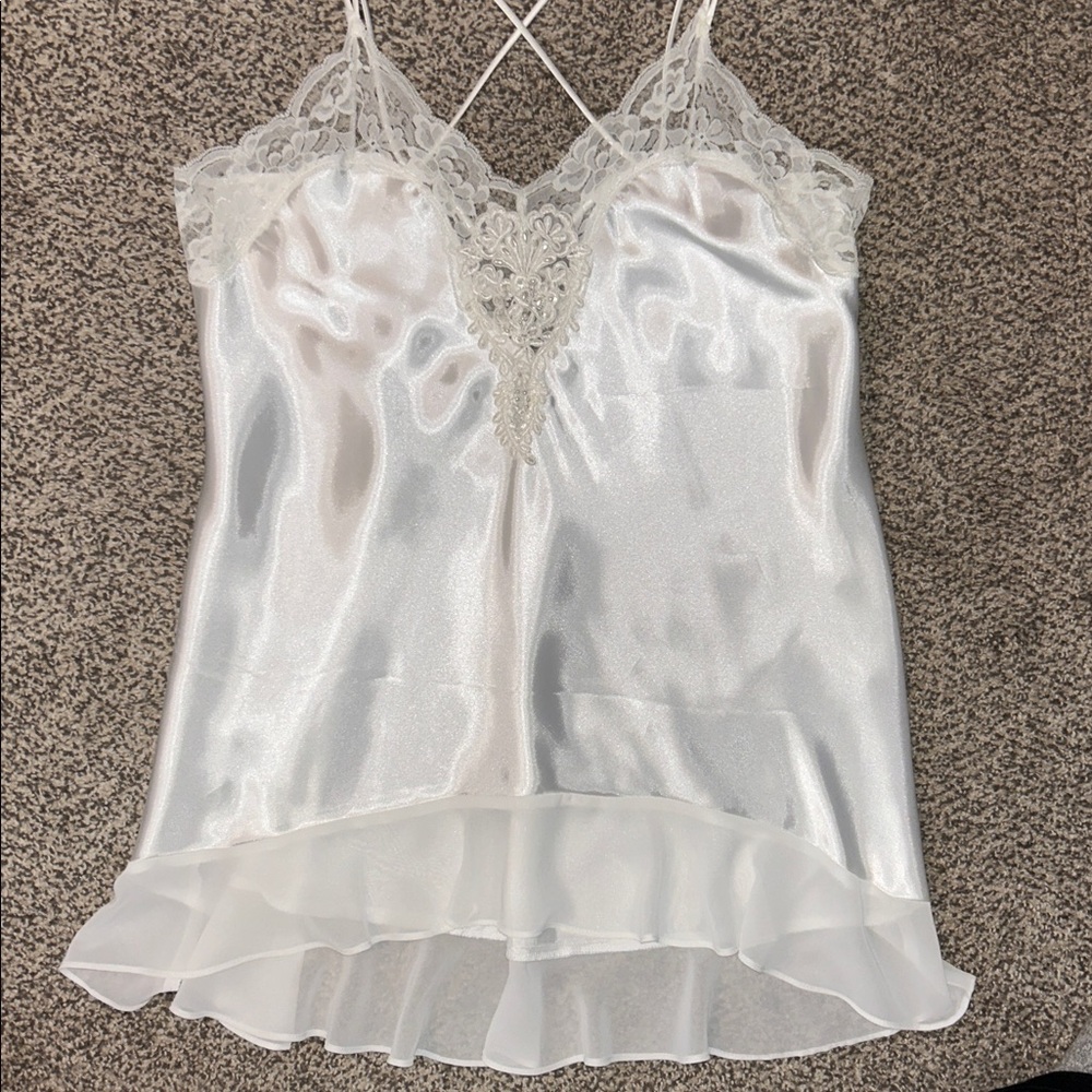 Elegant White Lace Women's Bridal Nightgown & Robe Set - Picture 5 of 10